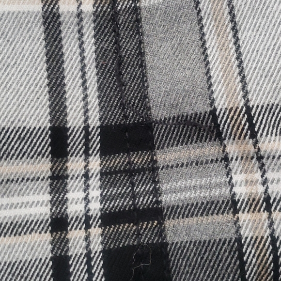 Guess plaid skirt - Picture 7 of 7